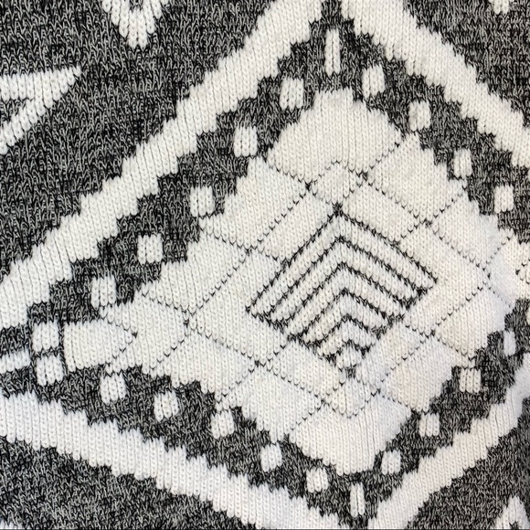 Vintage Serge Saint Yves Aztec Geometric Cozy Oversized Knit Sweater — Excellent - Picture 8 of 11